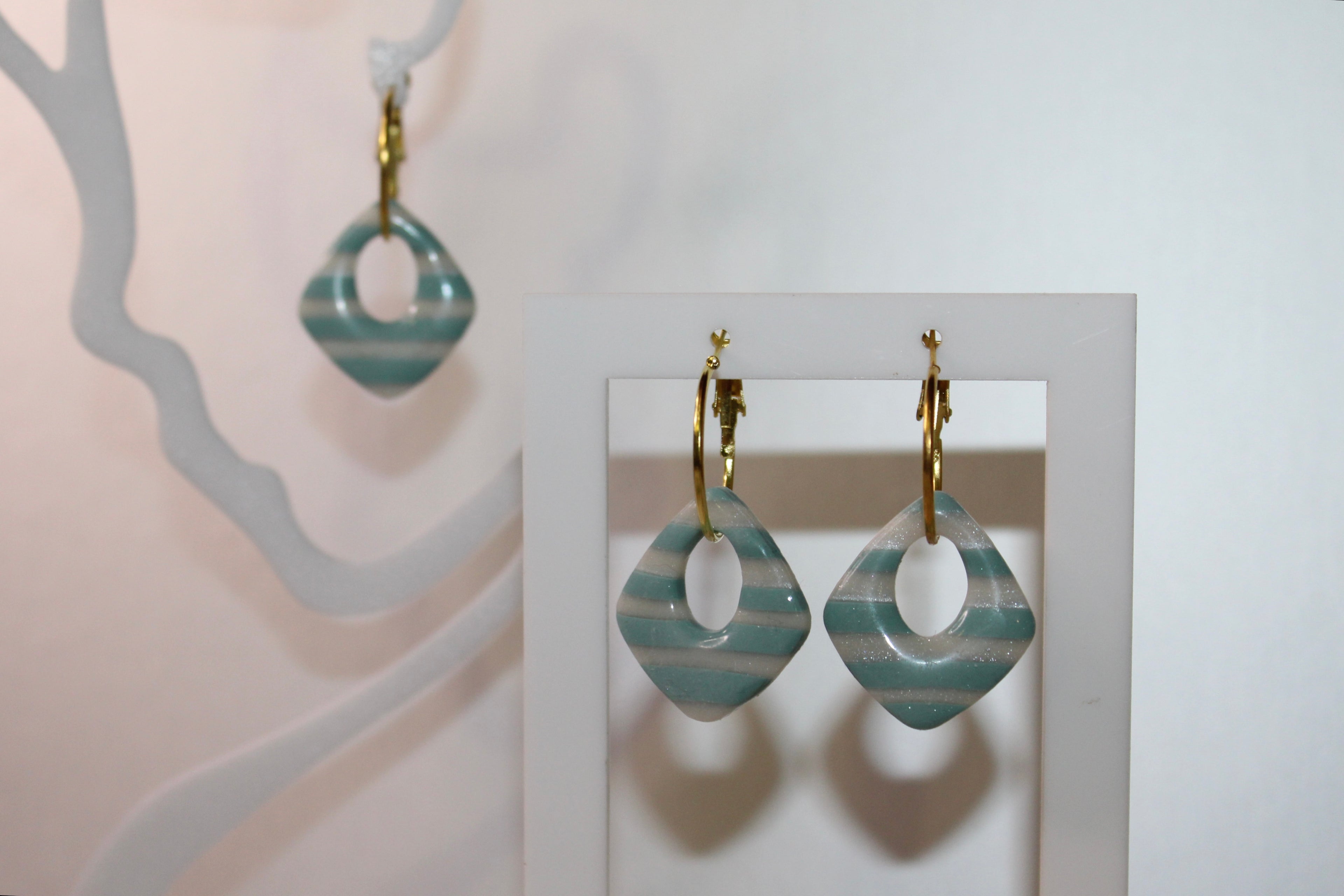 Pampilles carrées ajourées - rayé bleu et blanc