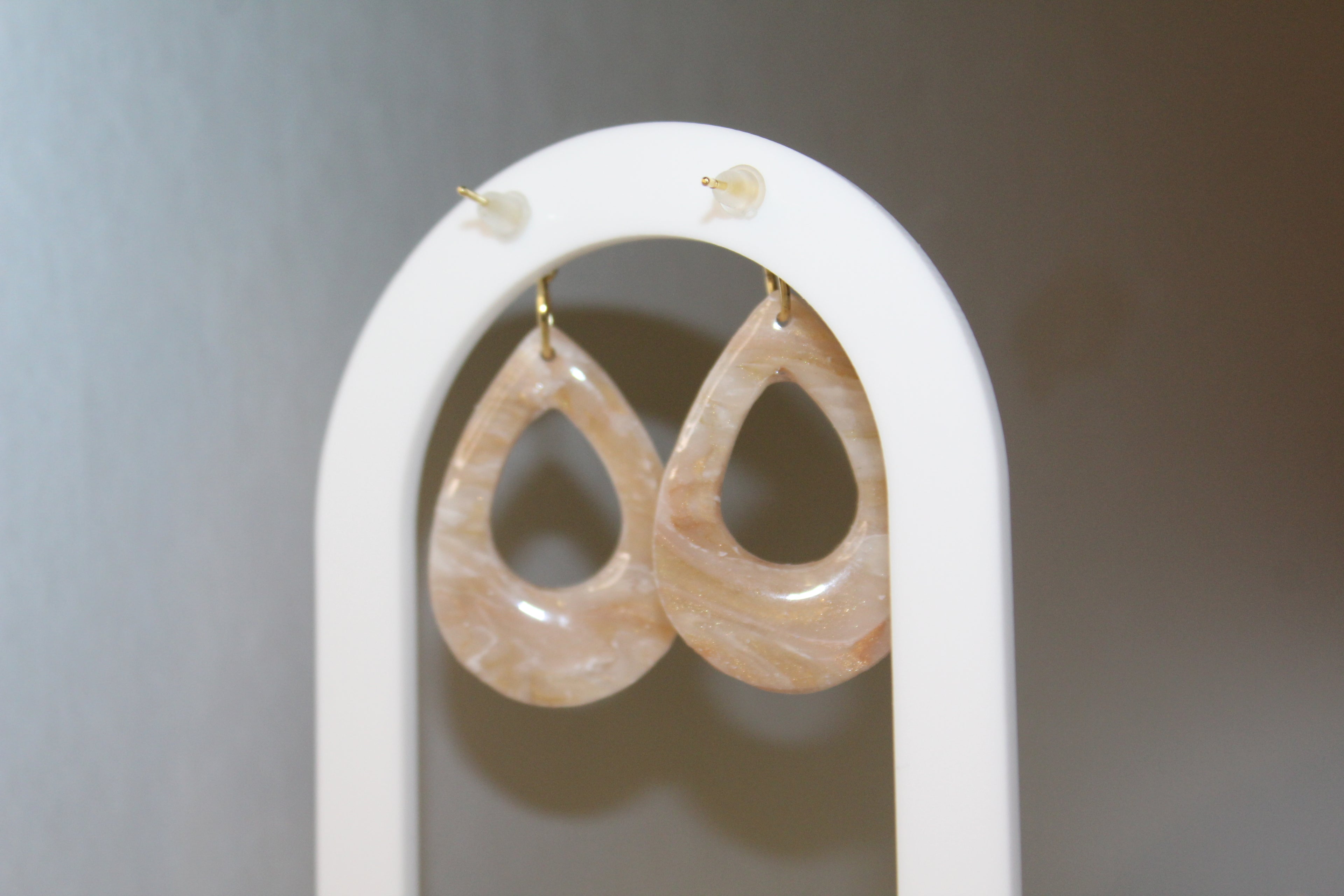 Paire en goutte - marbré beige (collection seconde peau)