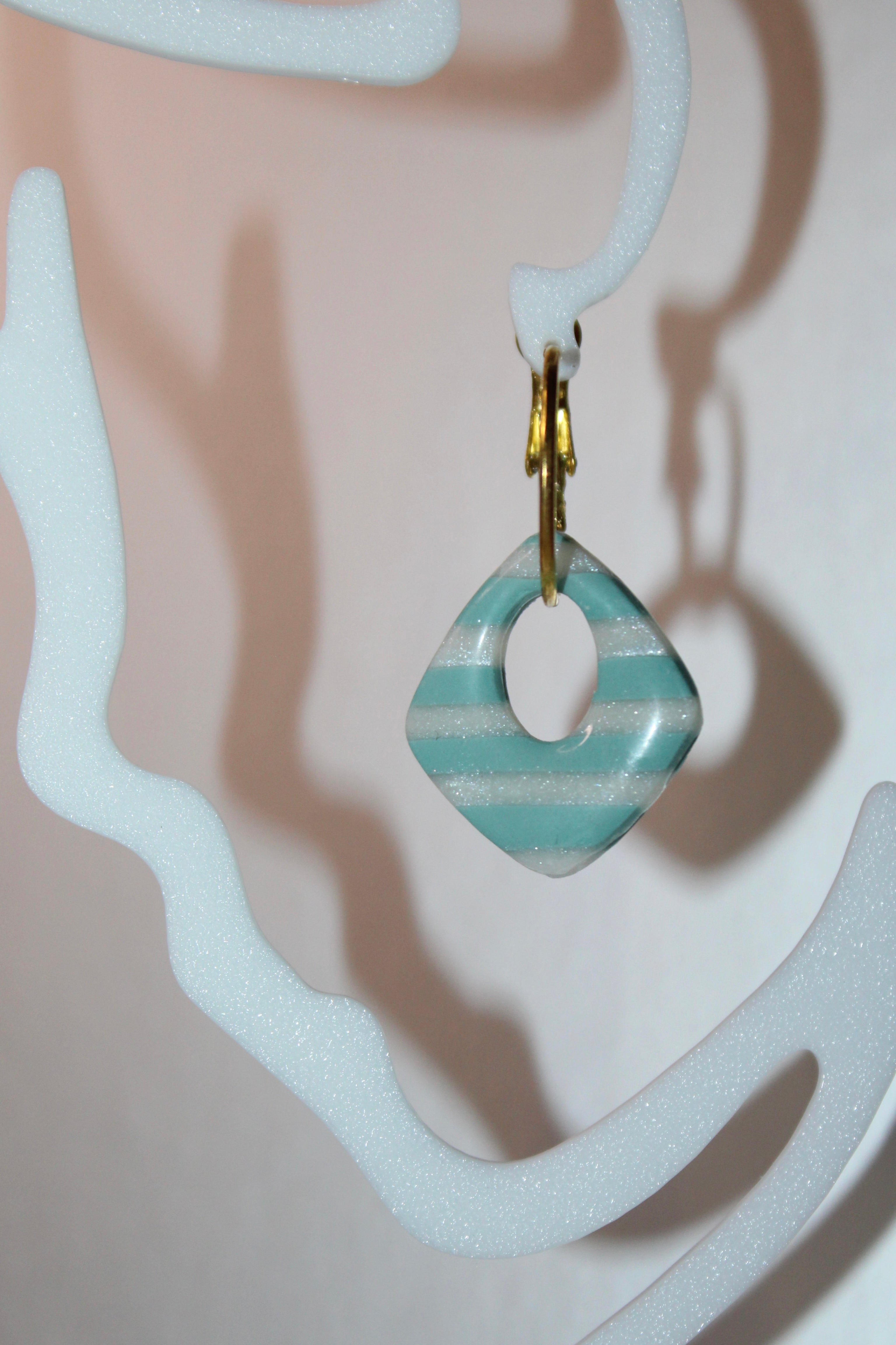 Pampilles carrées ajourées - rayé bleu et blanc